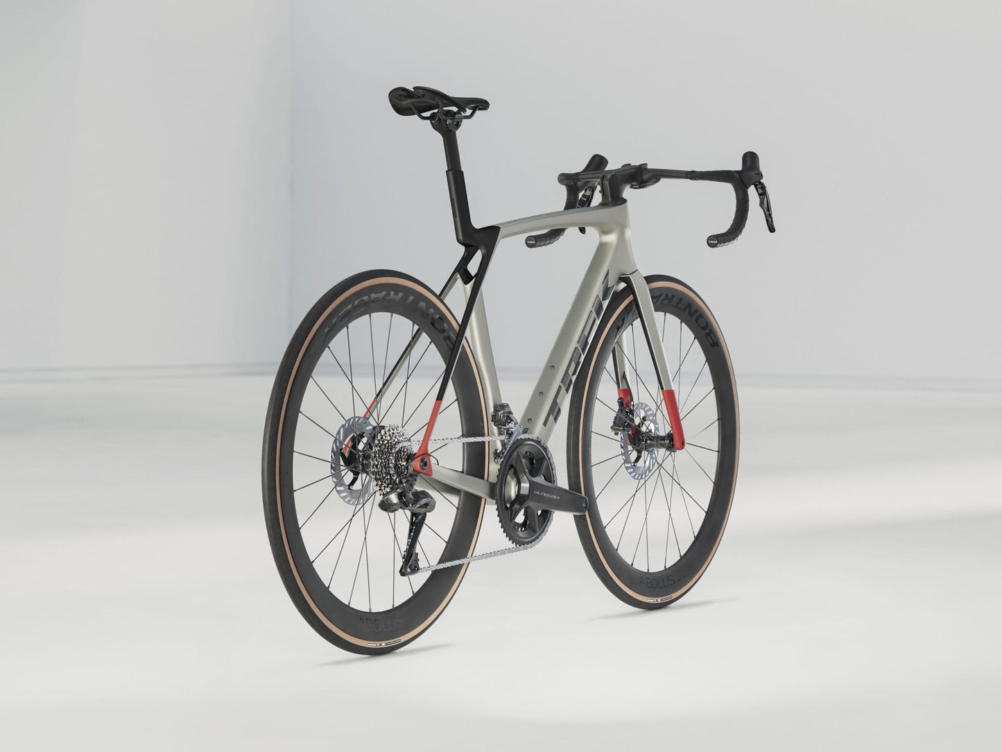 MADONE SL7 8 GEN - Matte Lunar Silver - TREK